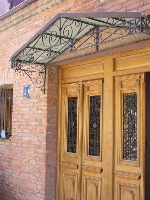Apartment In The Heart Of Old Tbilisi Bagian luar foto